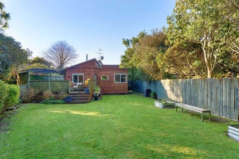 Photo of property in 82 Te Moana Road, Waikanae Beach, Waikanae, 5036