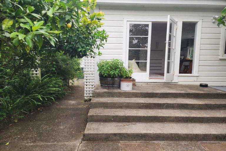 Photo of property in 17 Nikau Grove, Woburn, Lower Hutt, 5010