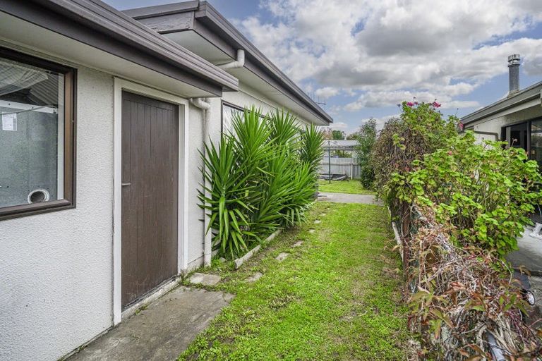 Photo of property in 2/708 Terrace Road, Parkvale, Hastings, 4122