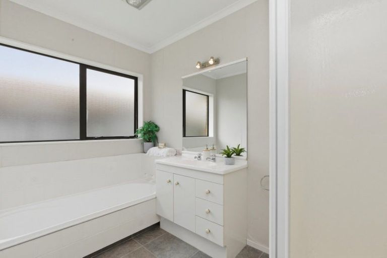 Photo of property in 655 Grenada Street, Papamoa Beach, Papamoa, 3118