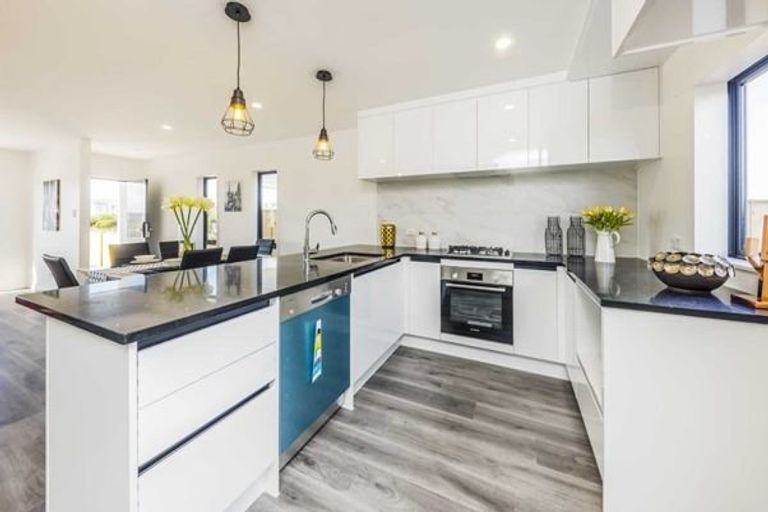 Photo of property in 55a Soaring Bird Drive, Takanini, 2112