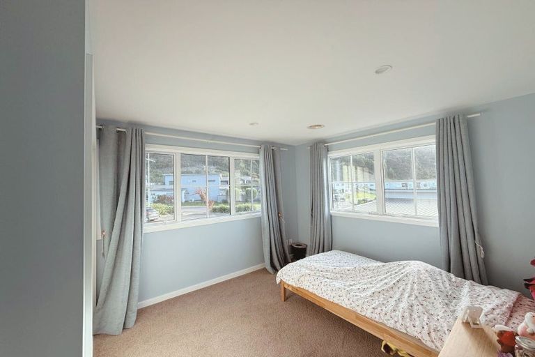 Photo of property in 60 Banks Boulevard, Whitby, Porirua, 5024