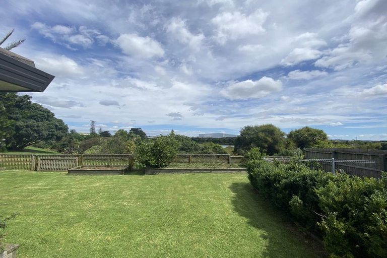 Photo of property in 16 Fremantle Place, Pakuranga Heights, Auckland, 2010