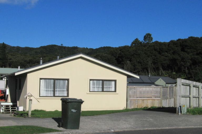Photo of property in 21 Karamea Grove, Wainuiomata, Lower Hutt, 5014