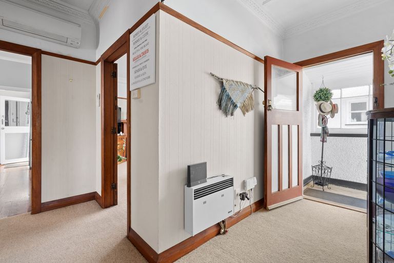 Photo of property in 15 Cambridge Terrace, Masterton, 5810