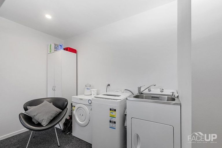 Photo of property in 32 Memorial Park Lane, Hobsonville, Auckland, 0618