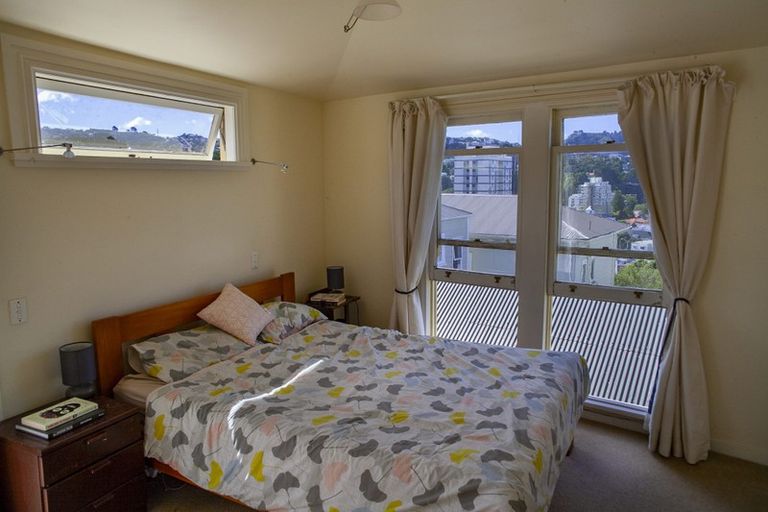 Photo of property in 72 Thompson Street, Mount Cook, Wellington, 6011