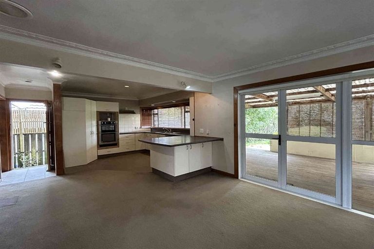 Photo of property in 58 Taikata Road, Te Atatu Peninsula, Auckland, 0610