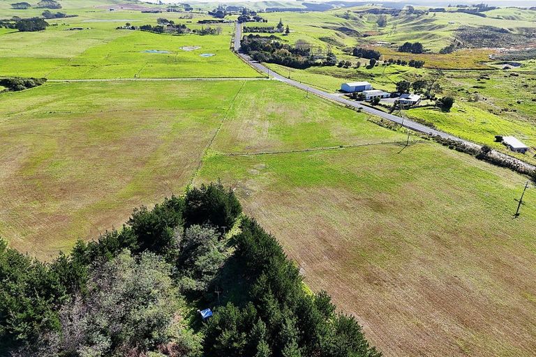 Photo of property in 413a Baylys Coast Road, Dargaville, 0377
