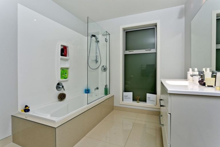 Photo of property in 128a Glamorgan Drive, Torbay, Auckland, 0630