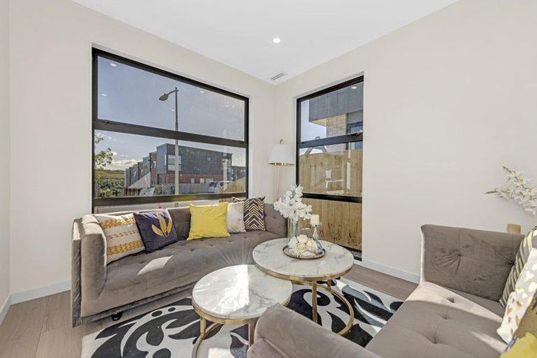 Photo of property in 28 Hearth Street, Flat Bush, 2019