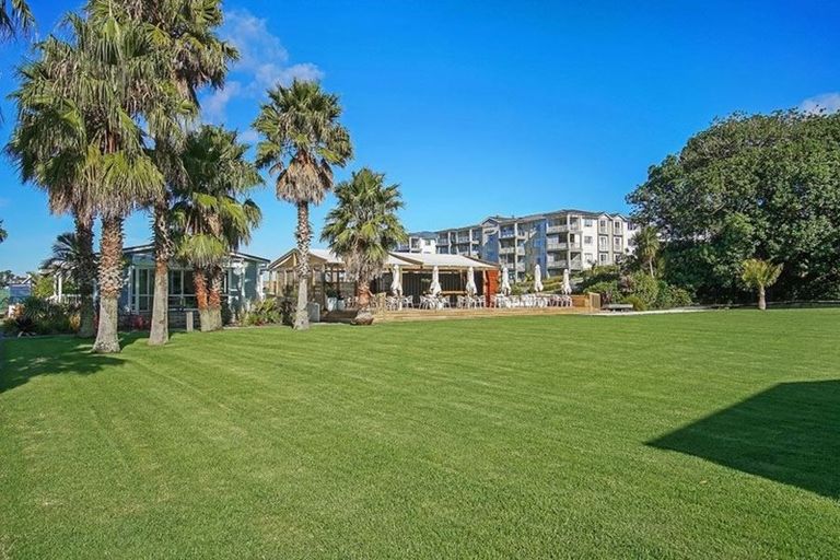 Photo of property in 217 Hibiscus Drive, Orewa, 0931
