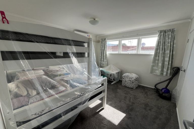 Photo of property in 1 Clematis Avenue, Murrays Bay, Auckland, 0630