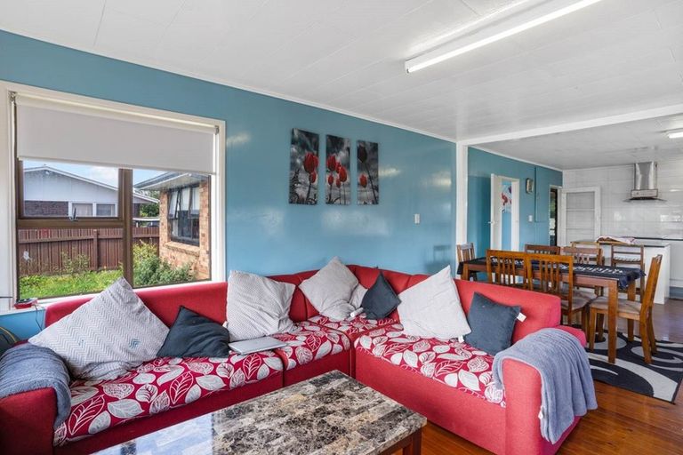 Photo of property in 13 Geoffrey Place, Mangere East, Auckland, 2024