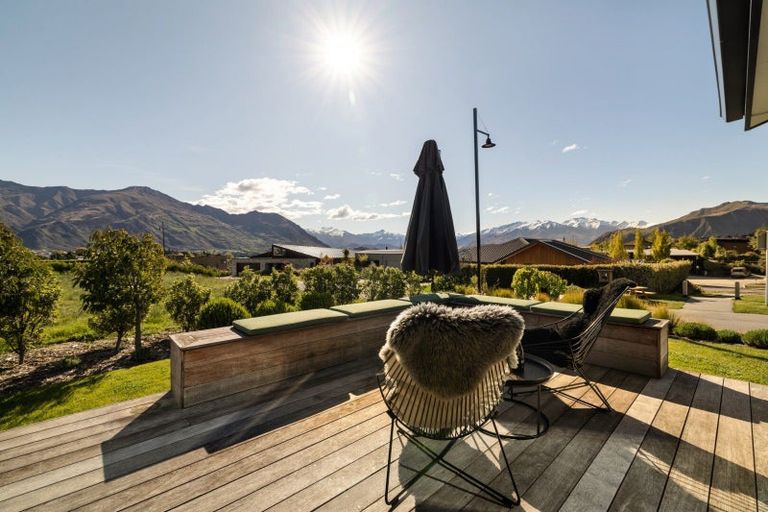 Photo of property in 12 Kereru Crescent, Wanaka, 9305