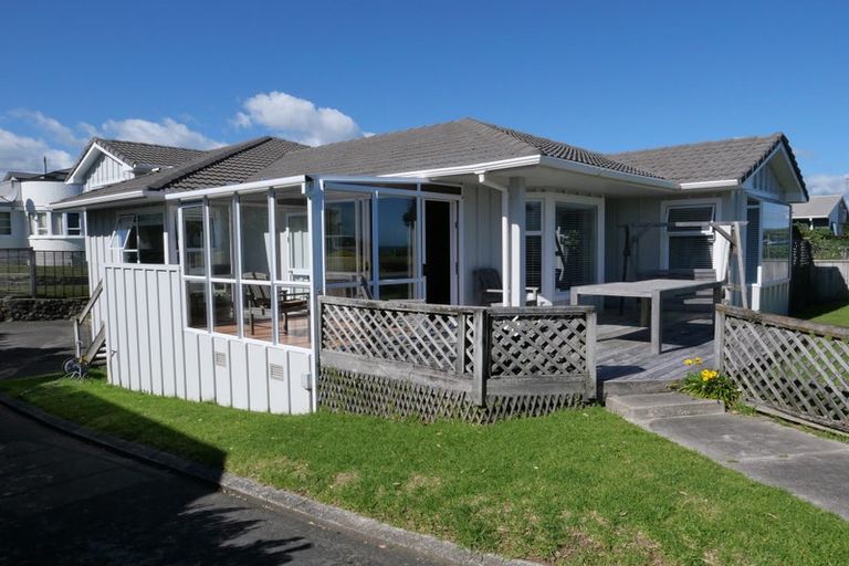 Photo of property in 89a Marine Parade, Paraparaumu Beach, Paraparaumu, 5032