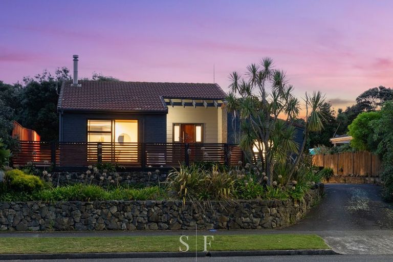 Photo of property in 179 Tutere Street, Waikanae Beach, Waikanae, 5036