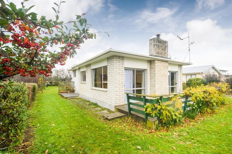 Photo of property in 24 Oaklea Avenue, Marton, 4710