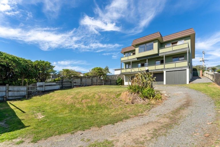Photo of property in 44 Tireti Road, Titahi Bay, Porirua, 5022