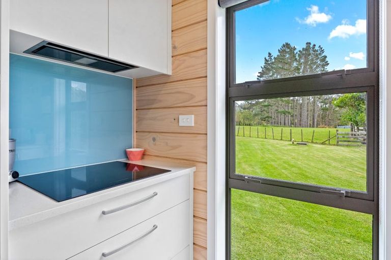 Photo of property in 842a South Head Road, South Head, Helensville, 0874