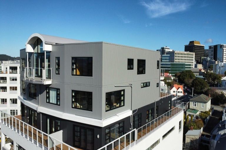 Photo of property in Endeavour Apartments, 125u3 Thorndon Quay, Pipitea, Wellington, 6011