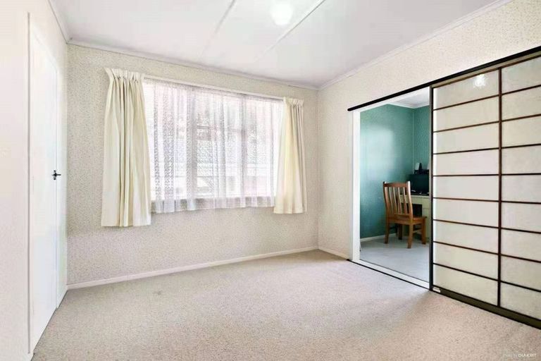 Photo of property in 39 Matipo Road, Te Atatu Peninsula, Auckland, 0610