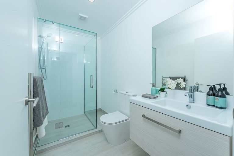 Photo of property in 12 Sacred Kingfisher Road, Hobsonville, Auckland, 0618