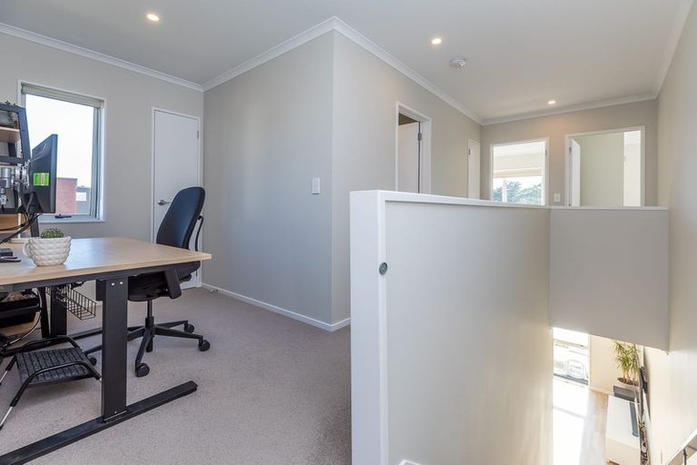 Photo of property in 14 Manutewhau Road, Massey, Auckland, 0614