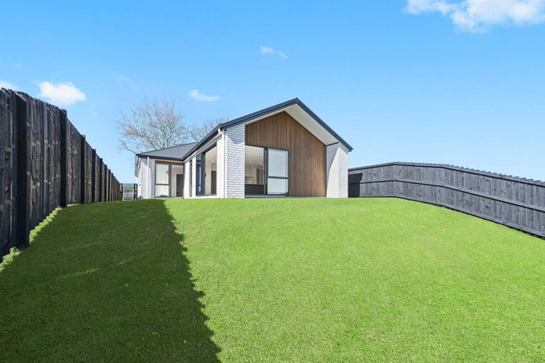 Photo of property in 9 Halo Green, Peacocke, Hamilton, 3206