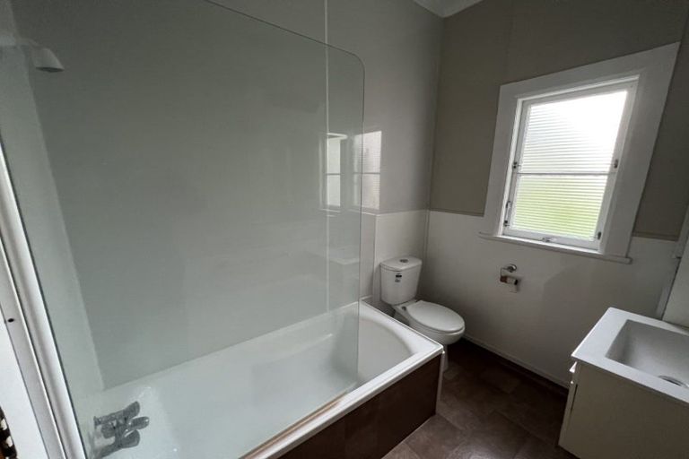 Photo of property in 121 Heretaunga Street, Palmerston North, 4414