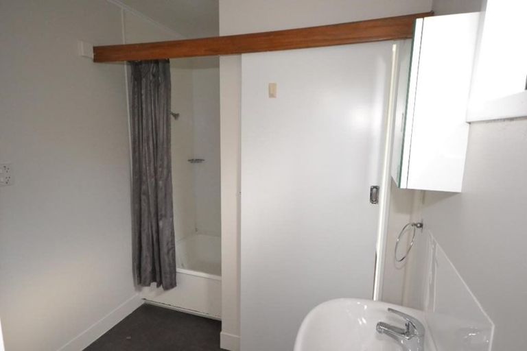 Photo of property in 25f1 Kitchener Terrace, Johnsonville, Wellington, 6037