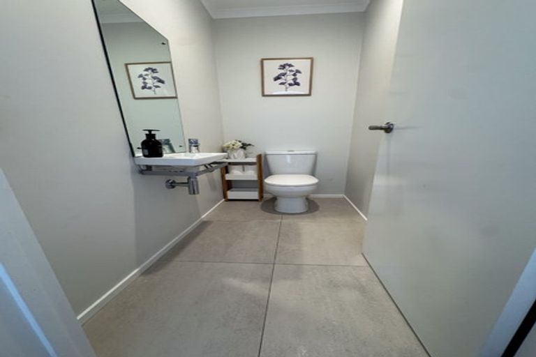 Photo of property in 24 Arthur Rolfe Lane, Swanson, Auckland, 0614