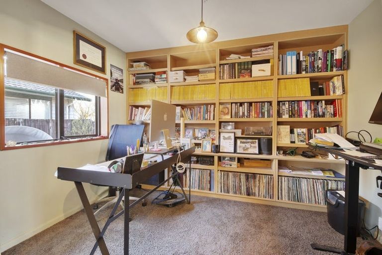 Photo of property in 1 Wakelin Place, Redwood, Christchurch, 8051