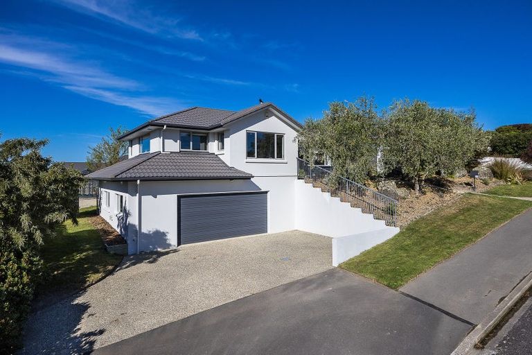 Photo of property in 24 Sunninghurst Drive, Fairfield, Dunedin, 9018