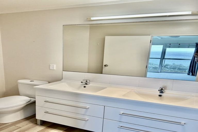 Photo of property in 232 Vipond Road, Stanmore Bay, Whangaparaoa, 0932