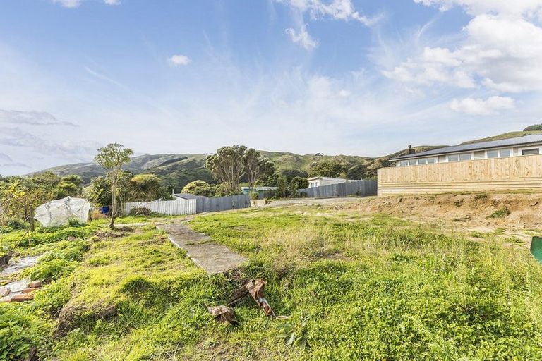 Photo of property in 135 Muri Road, Pukerua Bay, 5026
