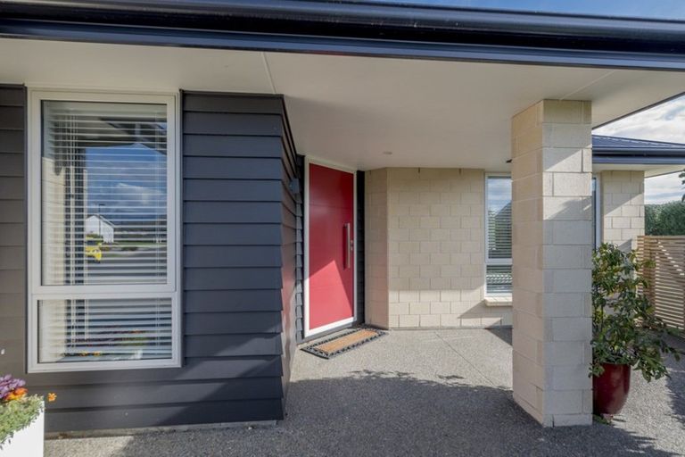 Photo of property in 18 Gladys Place, Levin, 5510