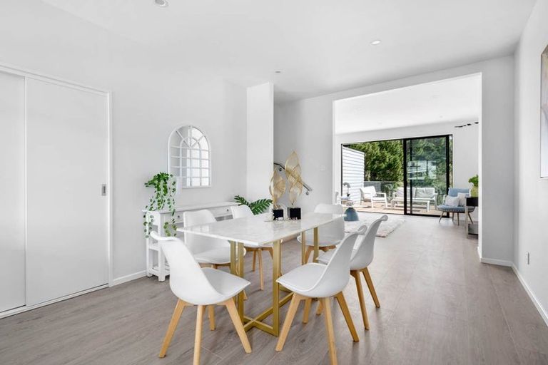 Photo of property in 5/3 Kaimai Avenue, Massey, Auckland, 0614