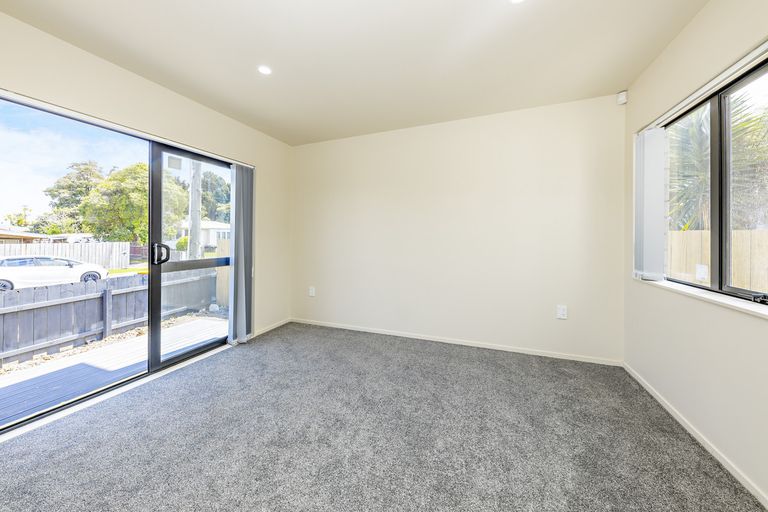 Photo of property in 59a Cedar Heights Avenue, Massey, Auckland, 0614