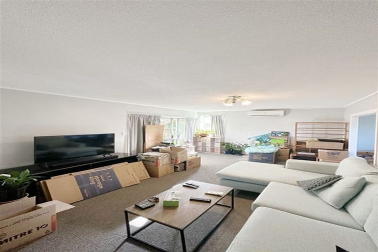 Photo of property in 104 Glendale Road, Glen Eden, Auckland, 0602