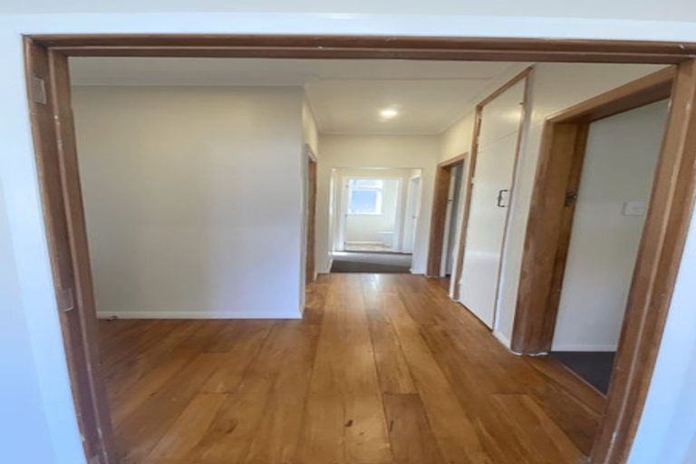 Photo of property in 5 Lonsdale Crescent, Rongotai, Wellington, 6022