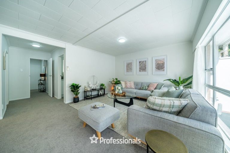 Photo of property in 8b Wai-iti Crescent, Woburn, Lower Hutt, 5010