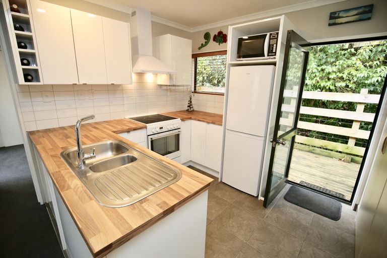 Photo of property in 11 Snowden Place, Raglan, 3225