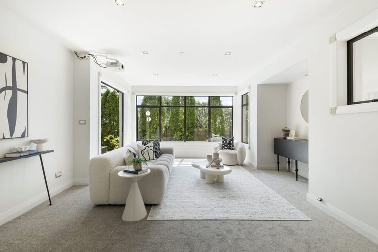 Photo of property in 34 Browns Bay Road, Rothesay Bay, Auckland, 0630