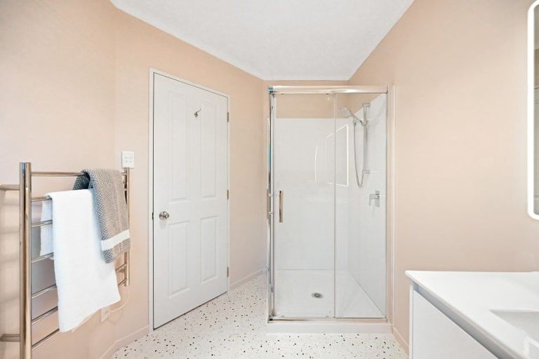 Photo of property in 34 Macmurdo Avenue, Glenview, Hamilton, 3206