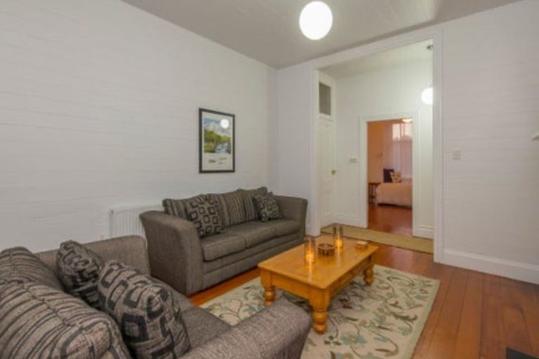 Photo of property in 3 Aorangi Terrace, Thorndon, Wellington, 6011