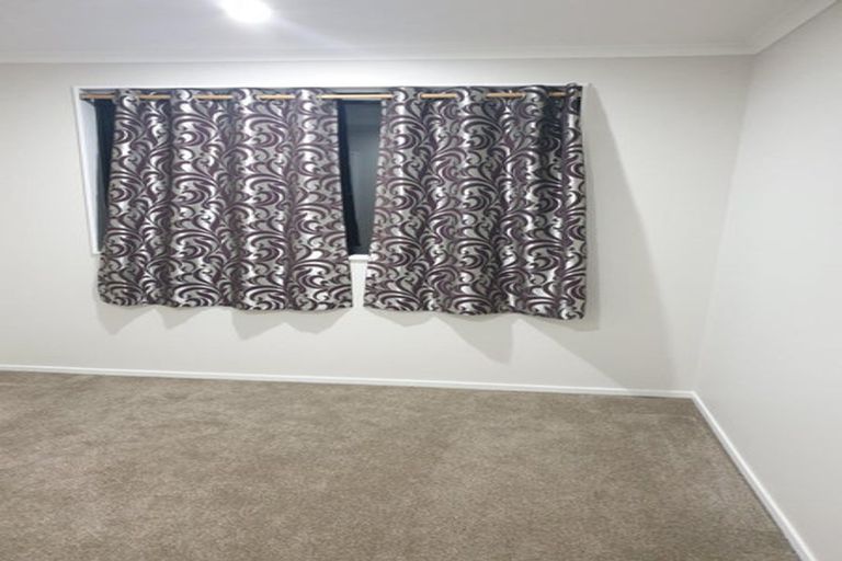 Photo of property in 32 Cooladawson Drive, Flat Bush, Auckland, 2019