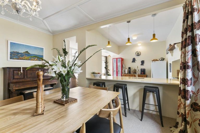 Photo of property in 181 The Parade, Island Bay, Wellington, 6023