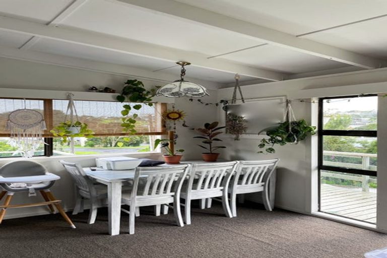 Photo of property in 15 Rata Road, Stanmore Bay, Whangaparaoa, 0932
