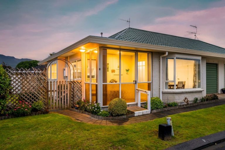 Photo of property in Kowhai Court, 9/17 John Street, Trentham, Upper Hutt, 5018